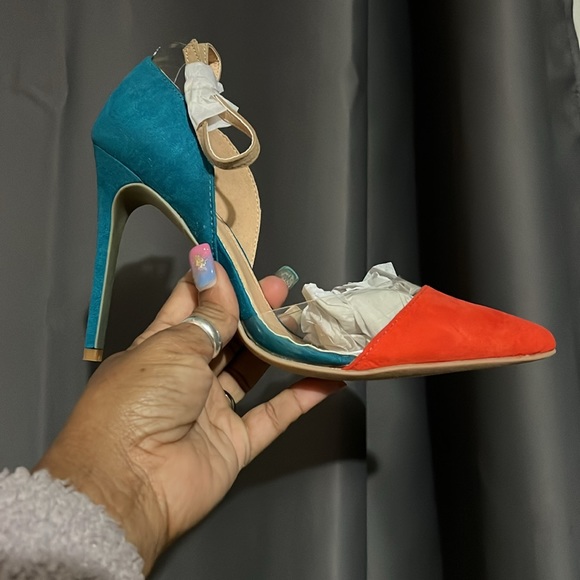 Heels - Picture 5 of 5